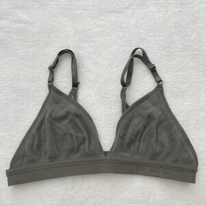 Lululemon Sports Bra Women's M Athletic Workout Athleisure Luxury Green Gym